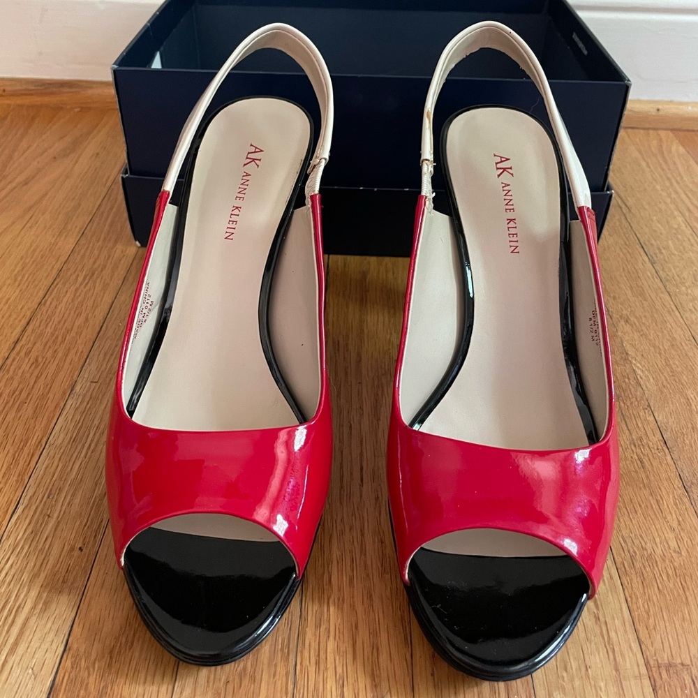 Anne Klein Red and Black Heels Size 8.5